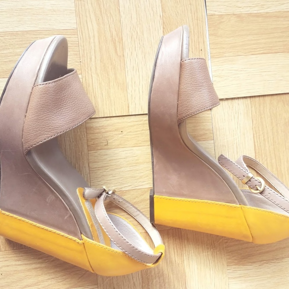Banana Republic Colorblock Wedge Sandal Size 8 - Picture 3 of 3